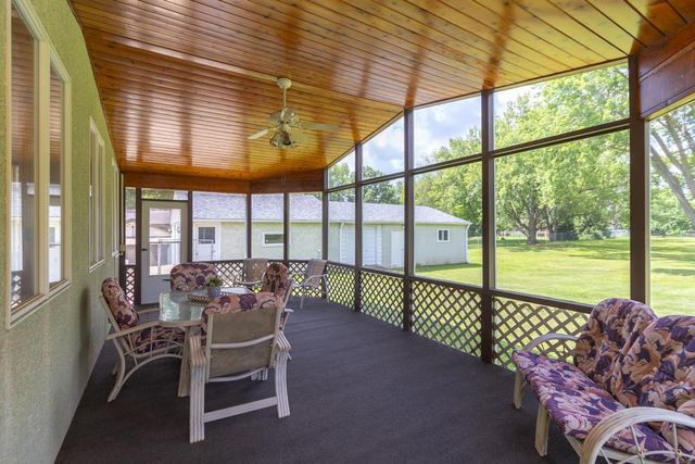 1957 Payne Avenue, Maplewood, MN 55117