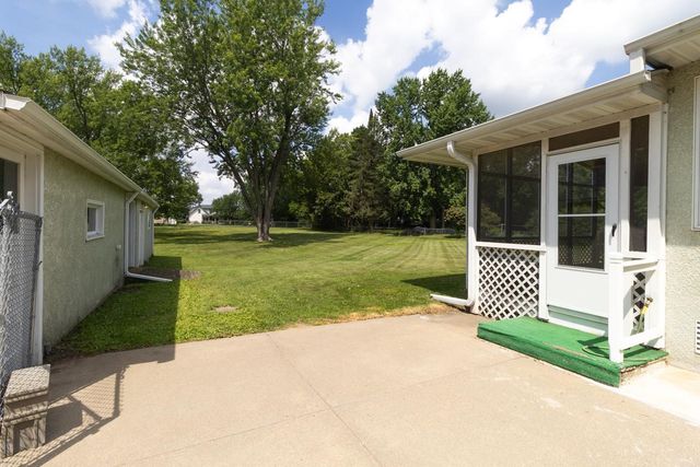1957 Payne Avenue, Maplewood, MN 55117