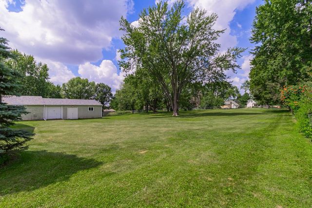 1957 Payne Avenue, Maplewood, MN 55117