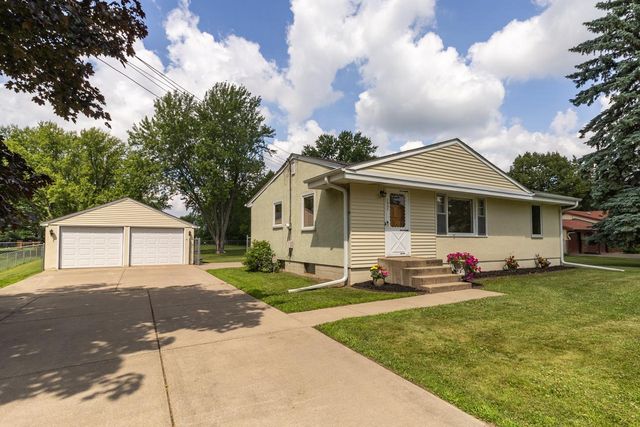 1957 Payne Avenue, Maplewood, MN 55117