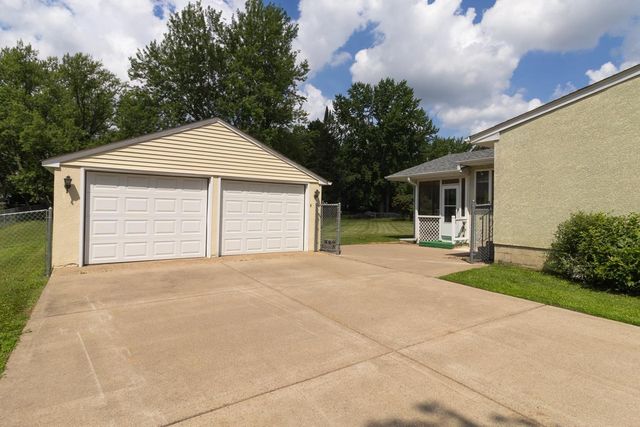 1957 Payne Avenue, Maplewood, MN 55117