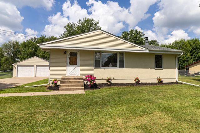 1957 Payne Avenue, Maplewood, MN 55117