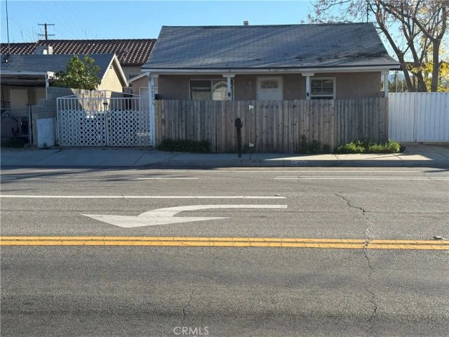 26079 9th, Highland, CA 92346