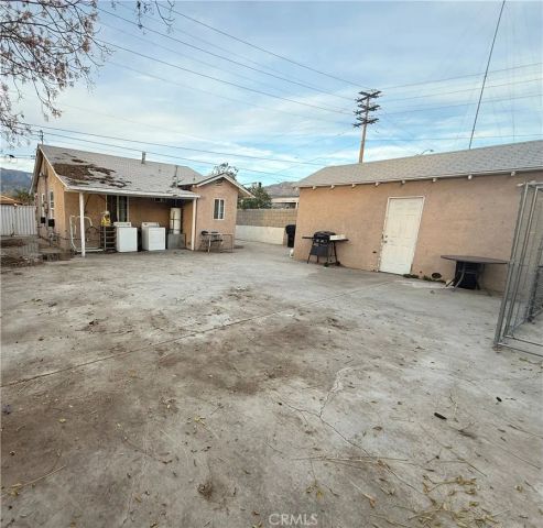 26079 9th, Highland, CA 92346
