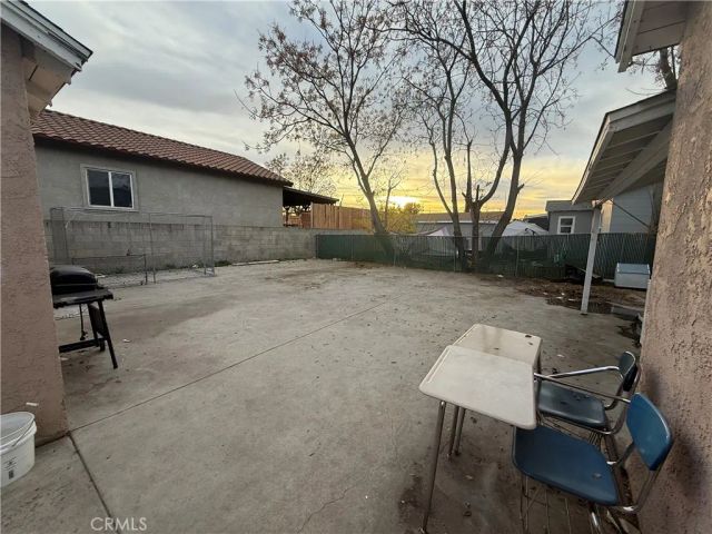 26079 9th, Highland, CA 92346