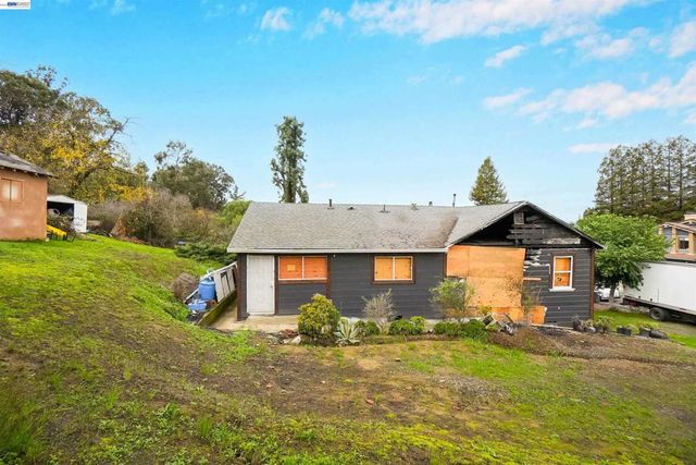 27449 Dobbel Ave, Hayward, CA 94542