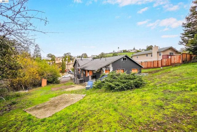 27449 Dobbel Ave, Hayward, CA 94542