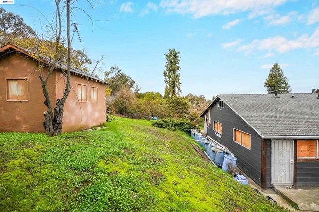 27449 Dobbel Ave, Hayward, CA 94542