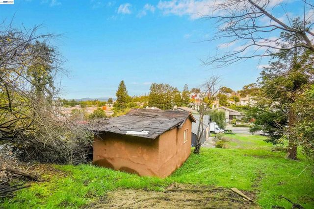 27449 Dobbel Ave, Hayward, CA 94542