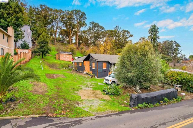 27449 Dobbel Ave, Hayward, CA 94542