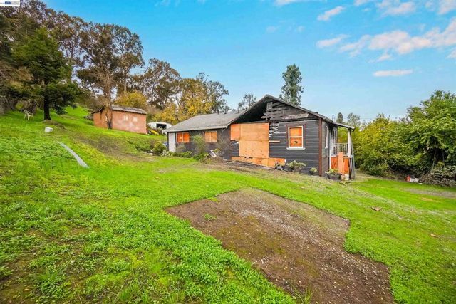 27449 Dobbel Ave, Hayward, CA 94542