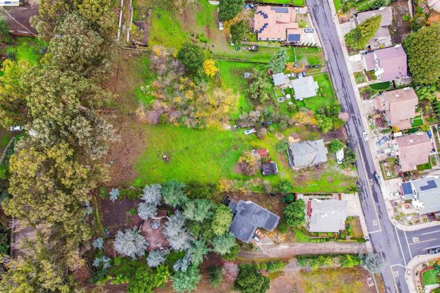 27449 Dobbel Ave, Hayward, CA 94542