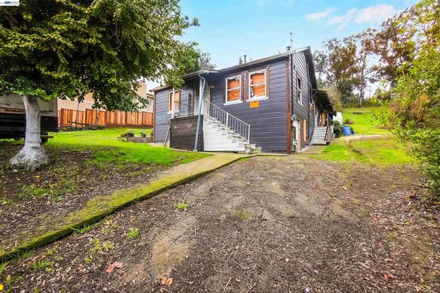 27449 Dobbel Ave, Hayward, CA 94542