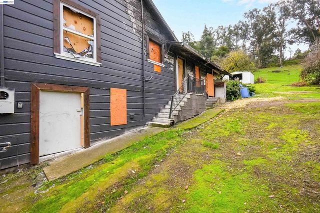 27449 Dobbel Ave, Hayward, CA 94542