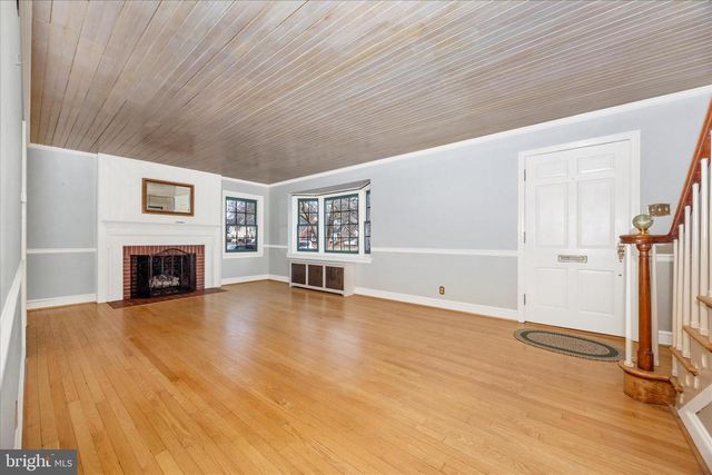 1305 THE TERRACE, Hagerstown, MD 21742