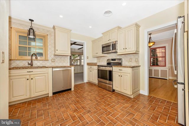 1305 THE TERRACE, Hagerstown, MD 21742