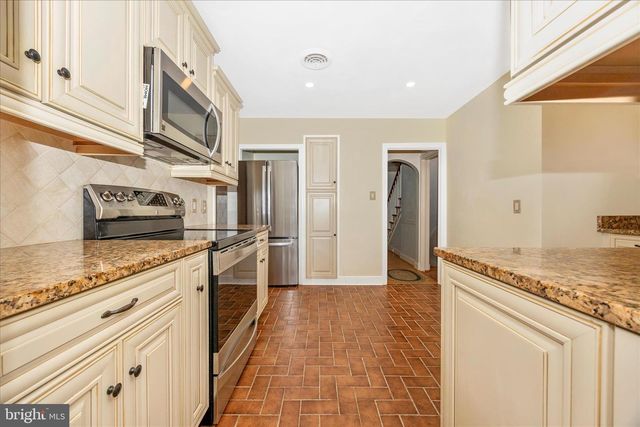 1305 THE TERRACE, Hagerstown, MD 21742