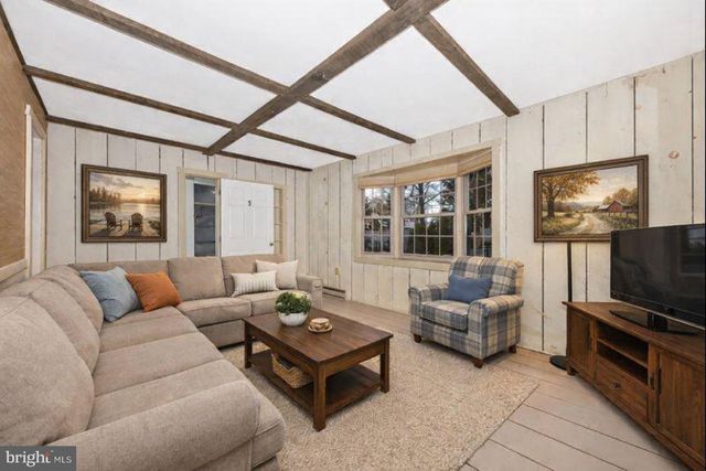 1305 THE TERRACE, Hagerstown, MD 21742