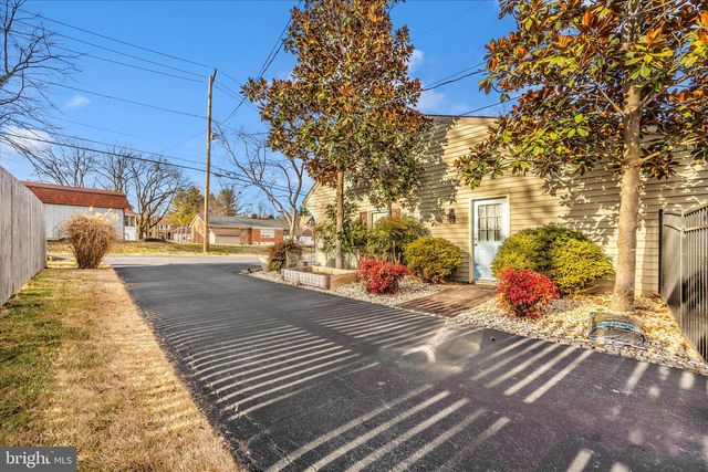 1305 THE TERRACE, Hagerstown, MD 21742