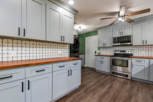 3732 S West Avenue, Springfield, MO 65807