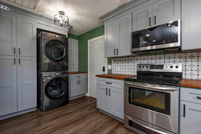 3732 S West Avenue, Springfield, MO 65807