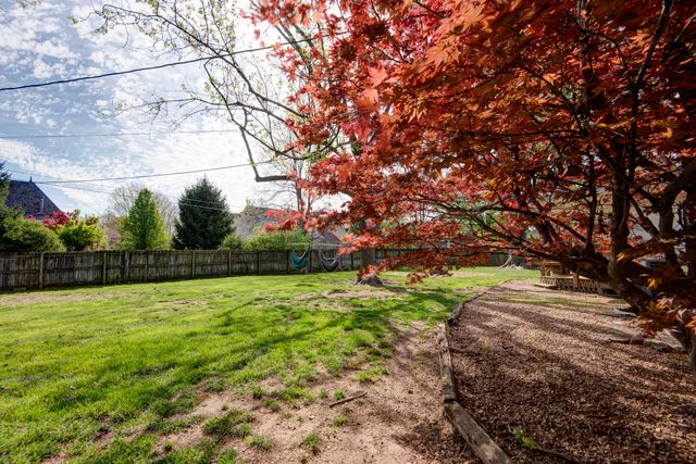 3732 S West Avenue, Springfield, MO 65807