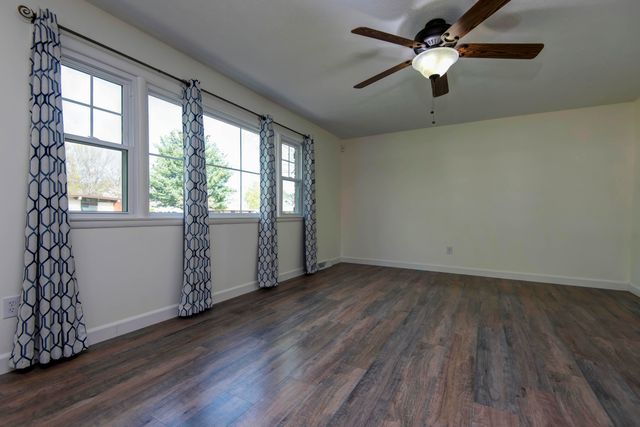 3732 S West Avenue, Springfield, MO 65807