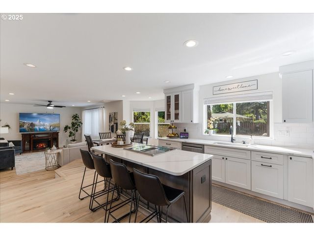 115 Ne 39TH Ave, Hillsboro, OR 97124