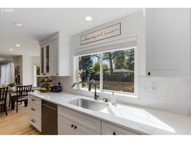 115 Ne 39TH Ave, Hillsboro, OR 97124