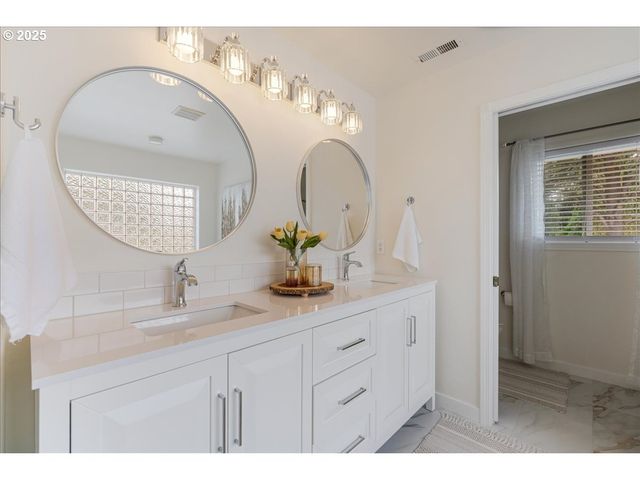 115 Ne 39TH Ave, Hillsboro, OR 97124