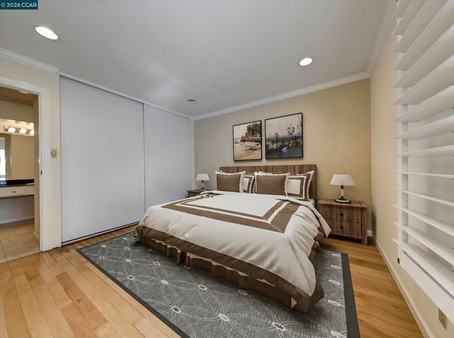 820 N Delaware St 215, San Mateo, CA 94401