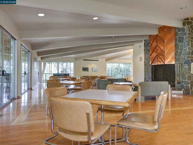 820 N Delaware St 215, San Mateo, CA 94401