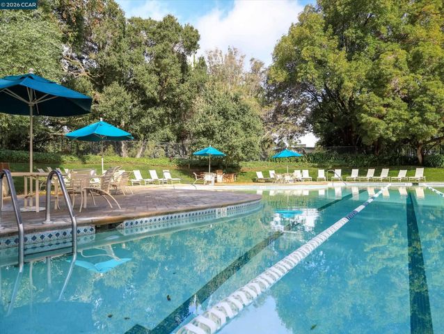 820 N Delaware St 215, San Mateo, CA 94401