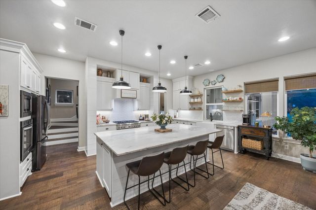 1815 Charter Street, Columbus, TX 78934