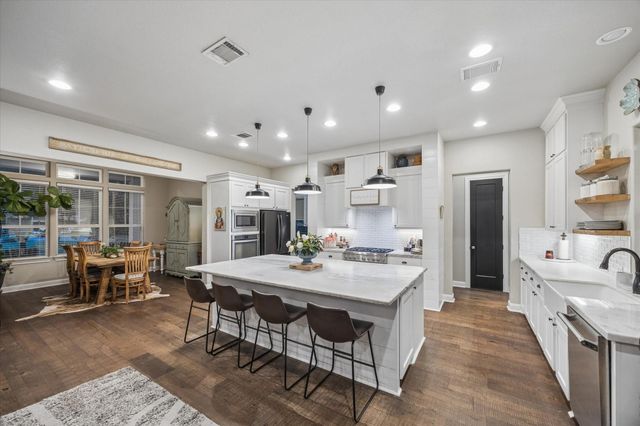 1815 Charter Street, Columbus, TX 78934