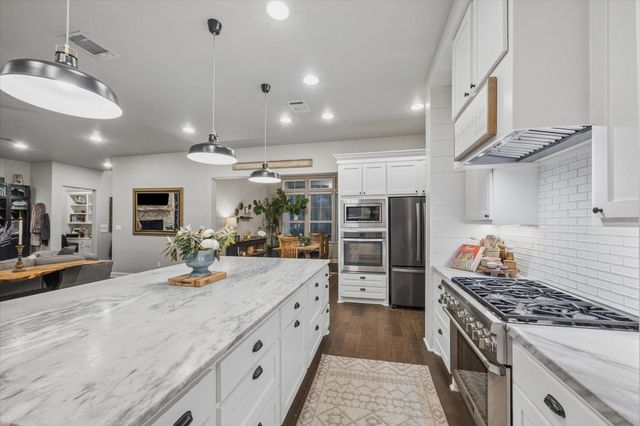 1815 Charter Street, Columbus, TX 78934
