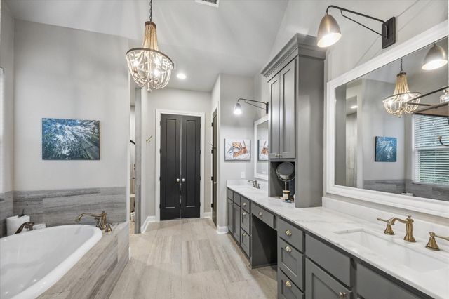 1815 Charter Street, Columbus, TX 78934