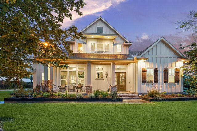 1815 Charter Street, Columbus, TX 78934