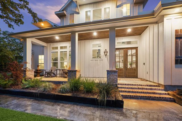 1815 Charter Street, Columbus, TX 78934