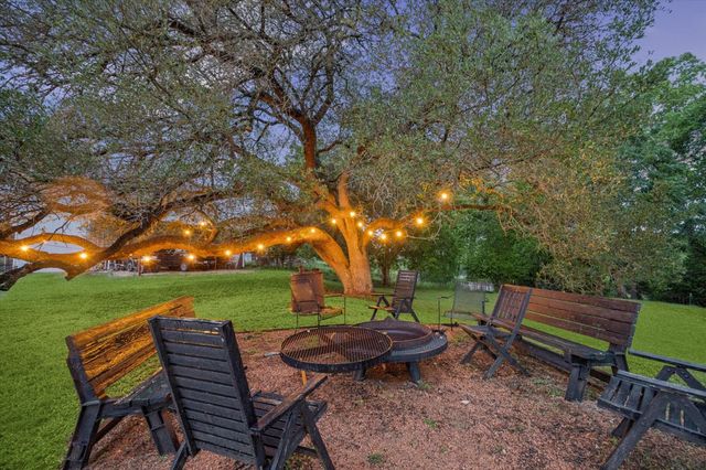 1815 Charter Street, Columbus, TX 78934
