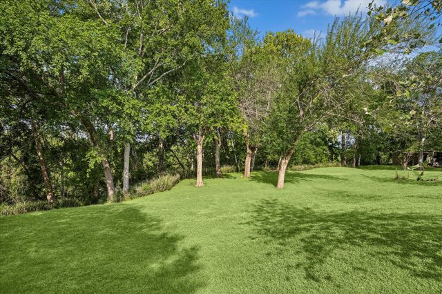 1815 Charter Street, Columbus, TX 78934