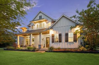 1815 Charter Street, Columbus, TX 78934