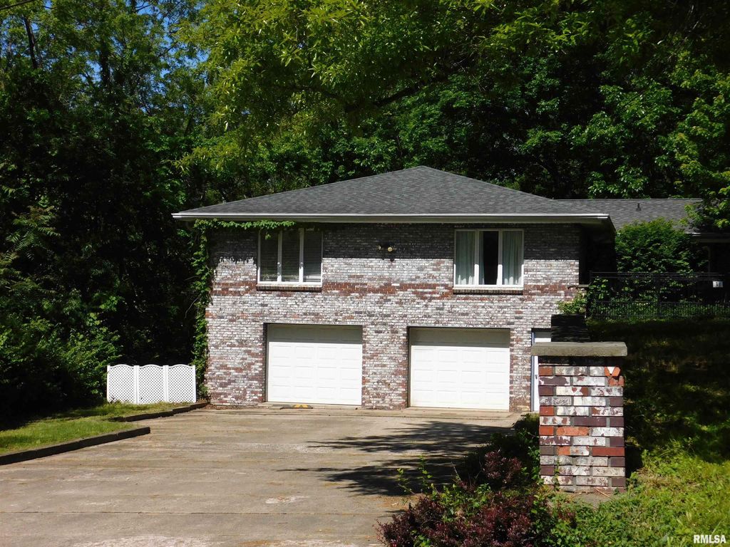 31 Penacook Drive, Rochester, IL 62563
