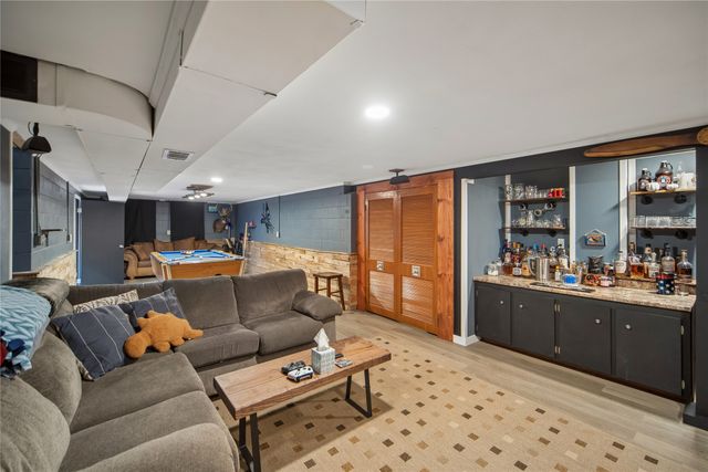 4101 33rd Street, Des Moines, IA 50310