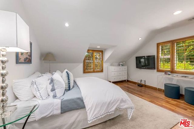 9545 Dalegrove Drive, Beverly Hills, CA 90210