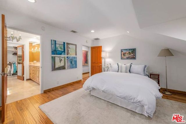 9545 Dalegrove Drive, Beverly Hills, CA 90210