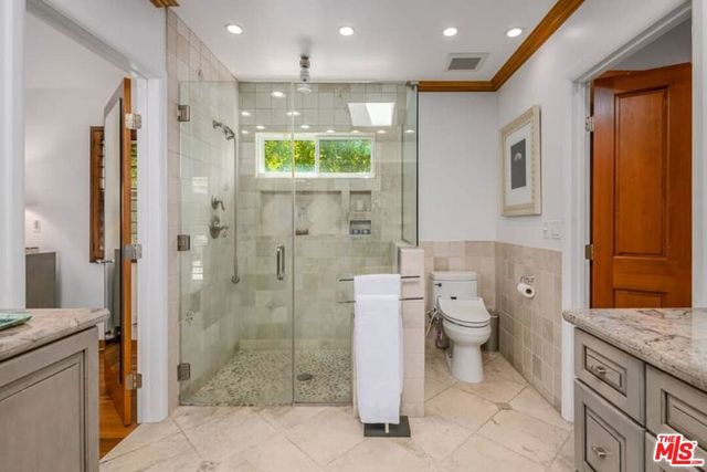 9545 Dalegrove Drive, Beverly Hills, CA 90210