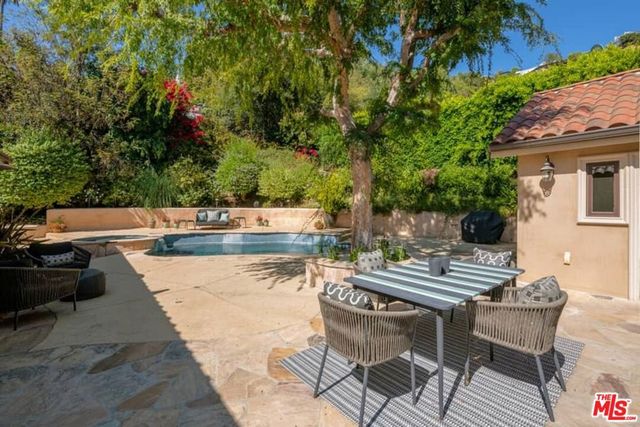 9545 Dalegrove Drive, Beverly Hills, CA 90210