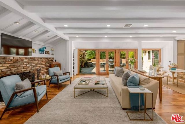 9545 Dalegrove Drive, Beverly Hills, CA 90210