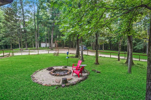 200 Cochran Lane, Coldspring, TX 77331